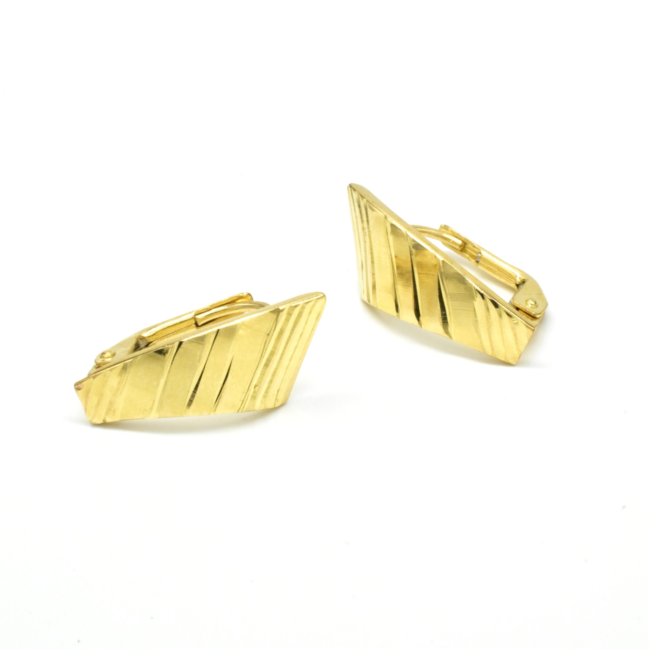 златни дамски обеци геометричен релеф 14K Avangard Gold
