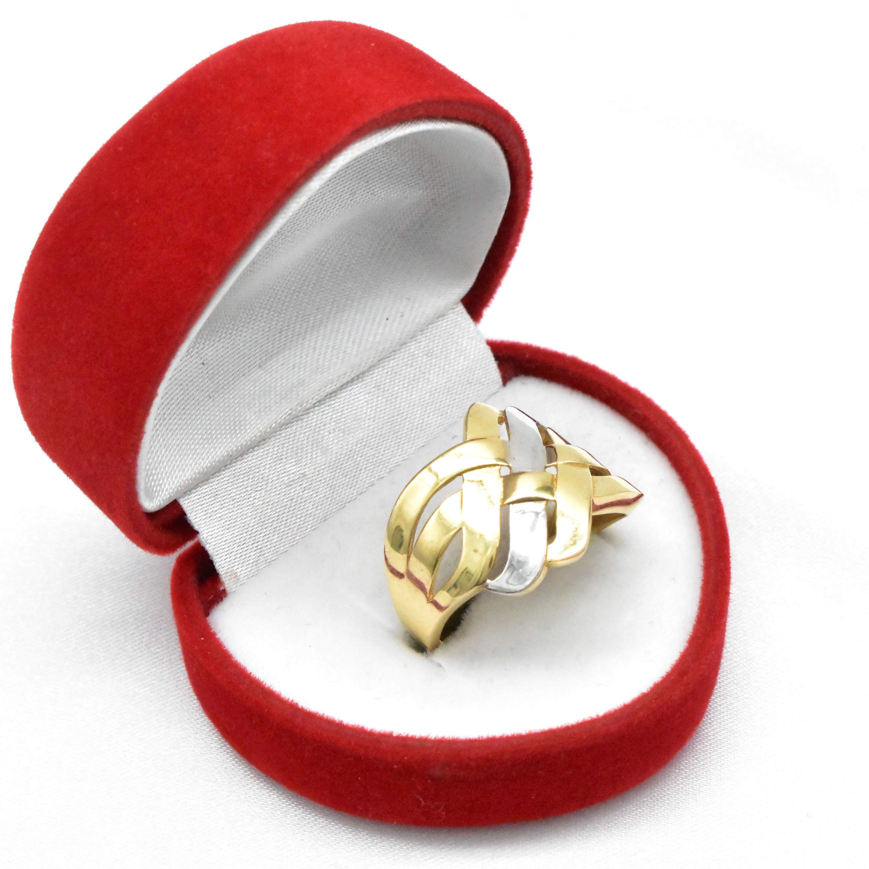 дамски златен пръстен 14K с преплетен дизайн