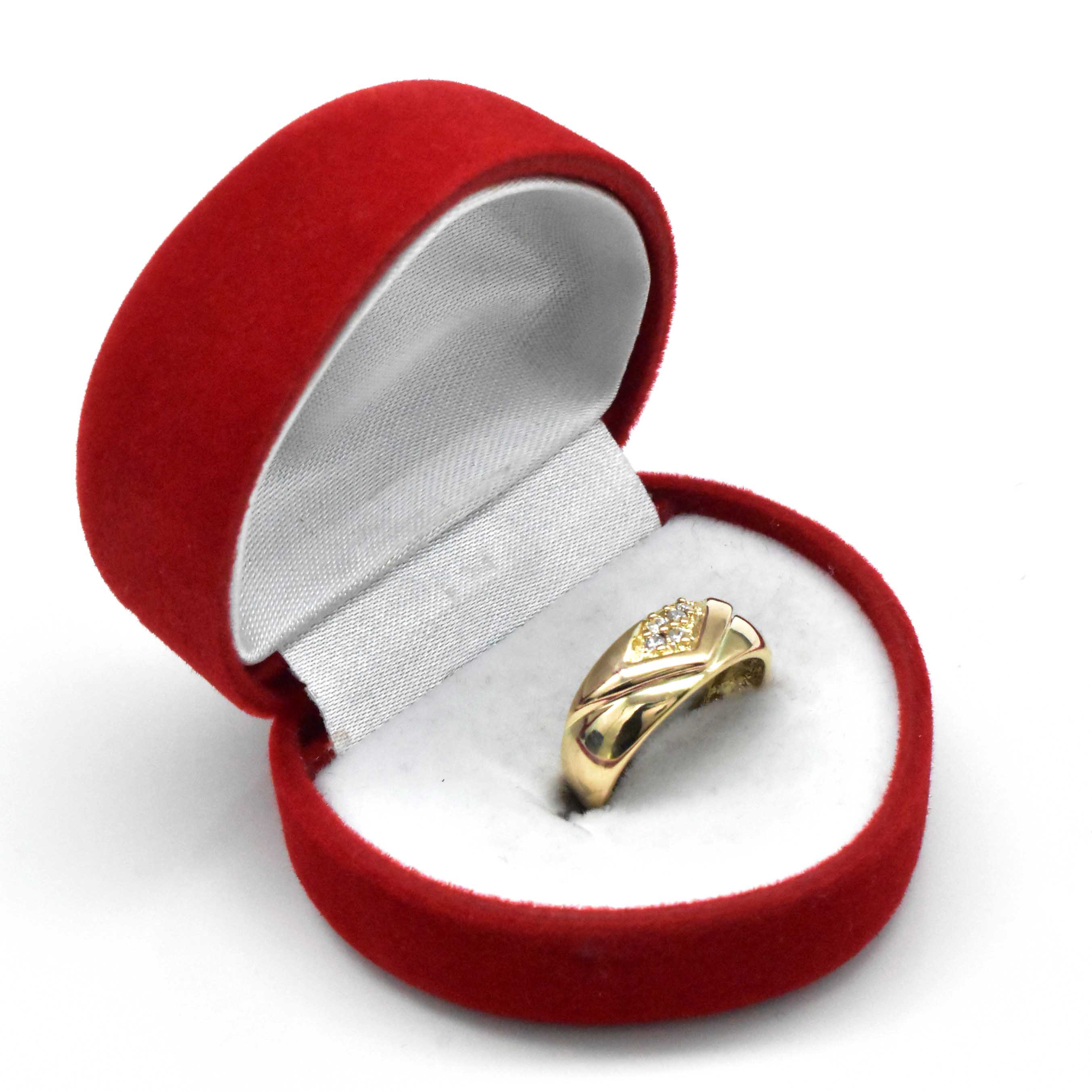 златен пръстен с бели цирконии 14k дамски