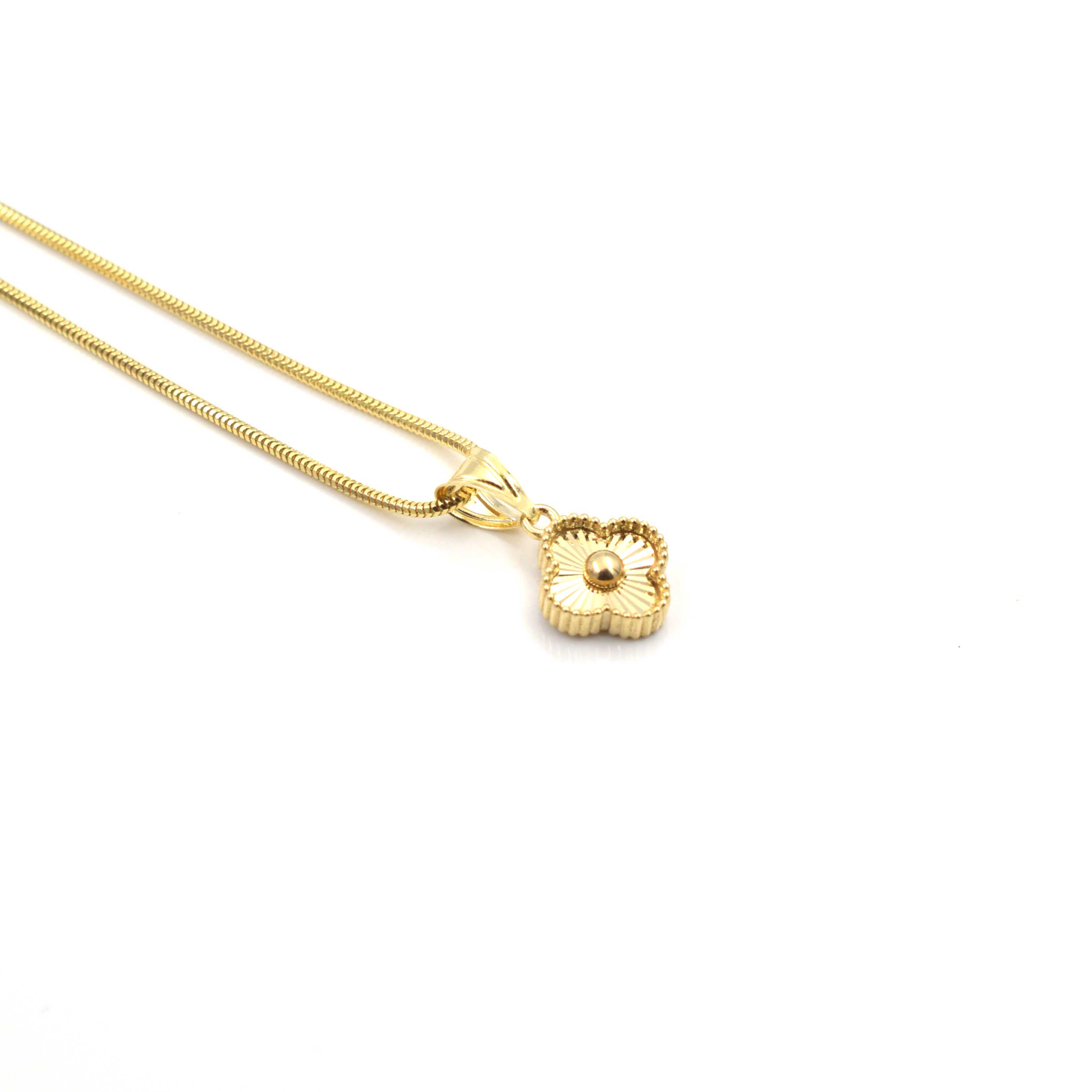 Малка златна висулка детелина Clover Gold 7 мм